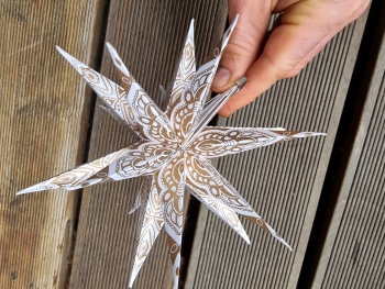 Preview: 1 x Gold Faltstern plus Lampenständer und Trafo - für Innen